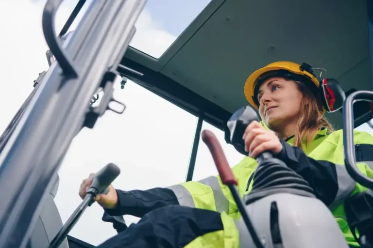 Déconstruction sélective à Niort – Valorisation des matériaux avec DAT TP